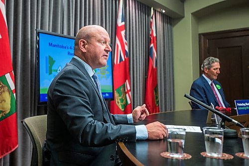 MIKAELA MACKENZIE / WINNIPEG FREE PRESS

Dr. Brent Roussin, chief provincial public health officer (left), and premier Brian Pallister outline the summer reopening plan at the Manitoba Legislative Building in Winnipeg on Thursday, June 10, 2021. For Danielle story.
Winnipeg Free Press 2021.