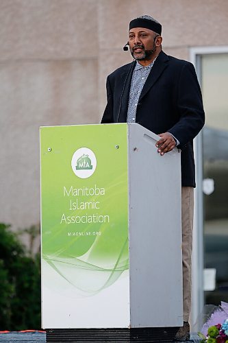 JOHN WOODS / WINNIPEG FREE PRESS
People attend a vigil at the Grand Mosque for the Muslim family killed in London, Ontario Thursday, June 10, 2021. 

Reporter: stand-up