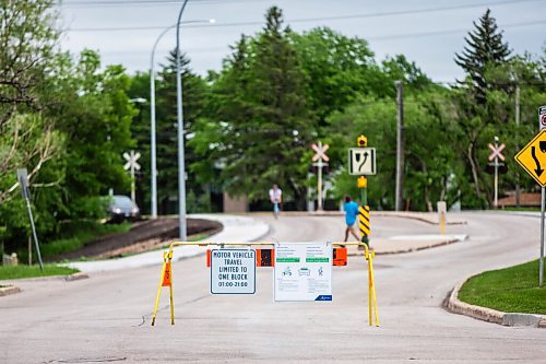 MIKAELA MACKENZIE / WINNIPEG FREE PRESS

Wellington Crescent, which is currently restricted to one block of vehicle travel, in Winnipeg on Friday, June 11, 2021. For JS story.
Winnipeg Free Press 2021.