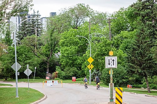 MIKAELA MACKENZIE / WINNIPEG FREE PRESS

Wellington Crescent, which is currently restricted to one block of vehicle travel, in Winnipeg on Friday, June 11, 2021. For JS story.
Winnipeg Free Press 2021.