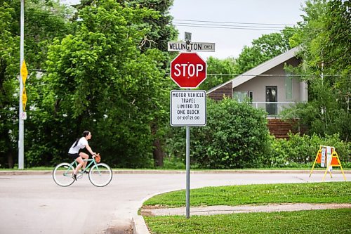 MIKAELA MACKENZIE / WINNIPEG FREE PRESS

Wellington Crescent, which is currently restricted to one block of vehicle travel, in Winnipeg on Friday, June 11, 2021. For JS story.
Winnipeg Free Press 2021.