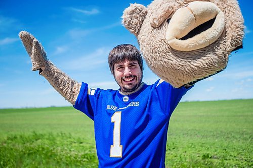 MIKAELA MACKENZIE / WINNIPEG FREE PRESS

Sean Schmatkow, aka Bomber Fan Ted, poses for a portrait in his fan gear at his home in Ste. Anne on Tuesday, June 15, 2021. For Taylor story.
Winnipeg Free Press 2021.