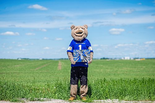 MIKAELA MACKENZIE / WINNIPEG FREE PRESS

Sean Schmatkow, aka Bomber Fan Ted, poses for a portrait in his fan gear at his home in Ste. Anne on Tuesday, June 15, 2021. For Taylor story.
Winnipeg Free Press 2021.