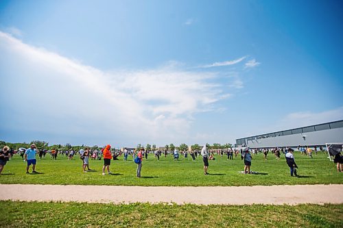 MIKAELA MACKENZIE / WINNIPEG FREE PRESS

A line-up winds through the sports fields for folks hoping to get a drop-in second dose at the Leila vaccine supersite in Winnipeg on Wednesday, June 16, 2021. For Danielle story.
Winnipeg Free Press 2021.