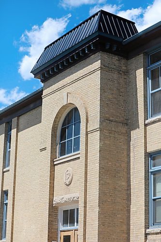RUTH BONNEVILLE / WINNIPEG FREE PRESS

Local - Assiniboia Residential School

Outside photo of the building that once was the Assiniboia Residential School at 615 Academy Road and now is the Canadian Centre for Child Protection.  

June 17,, 2021

