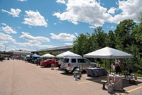 ALEX LUPUL / WINNIPEG FREE PRESS  

The Inaugural Farmer's and Artisans' Market is photographed outside of the Dakota Fieldhouse in Winnipeg on Thursday, June 17, 2021. More than a dozen vendors were on site selling items ranging from food to homegrown crafts.