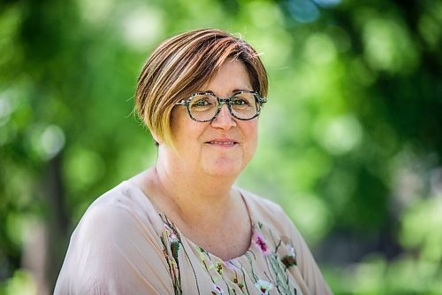 MIKAELA MACKENZIE / WINNIPEG FREE PRESS

Christine Schollenberg, outgoing executive director of the Childrens Rehabilitation Foundation, poses for a portrait in Munson Park in Winnipeg on Thursday, June 17, 2021. For --- story.
Winnipeg Free Press 2021.