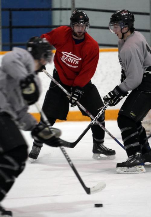 BORIS.MINKEVICH@FREEPRESS.MB.CA  100323 BORIS MINKEVICH / WINNIPEG FREE PRESS Winnipeg Saints forward Cole Pruden (in red) in practice.