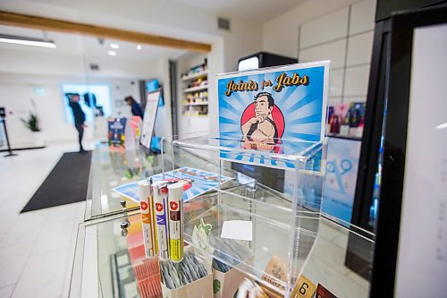 MIKAELA MACKENZIE / WINNIPEG FREE PRESS

The entry box for the new Joints for Jabs pro-vaccination program at the Osborne Delta 9 Cannabis Store in Winnipeg on Monday, June 21, 2021. For Temur story.
Winnipeg Free Press 2021.