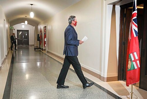 RUTH BONNEVILLE / WINNIPEG FREE PRESS

Local COVID update

Premier Brian Pallister makes his way into the press conference following  Dr. Brent Roussin, chief provincial public health officer, for COVID update at the Legislative Building Wednesday.


June 23,, 2021

