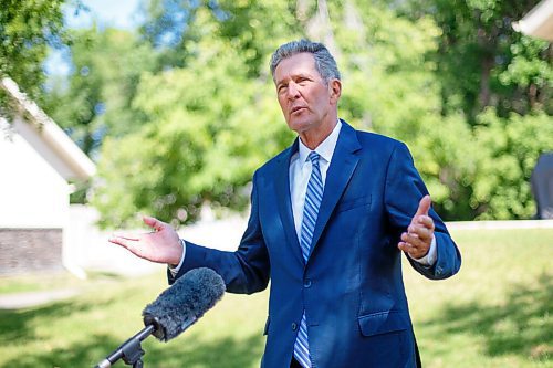 MIKE DEAL / WINNIPEG FREE PRESS
Premier Brian Pallister announced during a press conference, Tuesday morning, outside the Spirit Cottage at St. Amant Centre, 400 River Road, that his government is partnering with community-led organizations to increase COVID-19 vaccination uptake to help ensure that the province reaches its vaccination targets as quickly as possible.
210629 - Tuesday, June 29, 2021.