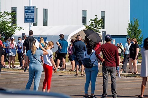MIKE DEAL / WINNIPEG FREE PRESS
The Leila vaccination supersite opened up for walk-in's for 12-17-year-olds to get a shot at a Pfizer dose Wednesday morning. 
210630 - Wednesday, June 30, 2021.