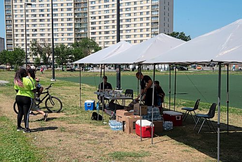 ALEX LUPUL / WINNIPEG FREE PRESS  

A cooling centre is photographed at Central Park in Winnipeg on Thursday, July 1, 2021.

Reporter: Cody Sellar