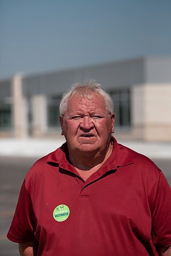 ALEX LUPUL / WINNIPEG FREE PRESS  

Clarence Braun poses for a portrait outside of the Niverville Community Resource & Recreation Centre on Thursday, July 1, 2021.

Reporter: Mike Sawatzky