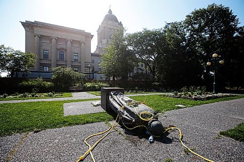 JOHN WOODS / WINNIPEG FREE PRESS
Statues of Queen Victoria and Elizabeth were taken down at the MB Legislature after a march for children found in unmarked graves. Hundreds joined in two marches for the children that have been found on residential school properties throughout Canada in Winnipeg Thursday, July 1, 2021. 

Reporter: ?