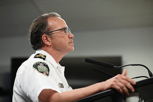 RUTH BONNEVILLE / WINNIPEG FREE PRESS

Local - Police Presser

Winnipeg Police Chief, Danny Smyth, holds press conference on vandalism that occurred to two statues and a vehicle on the Legislative grounds during a protest yesterday, at the Police headquarters today.


July 02, 2021