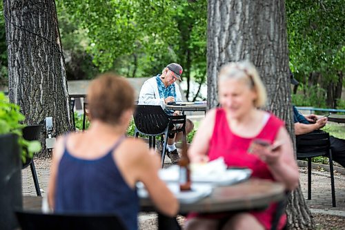 MIKAELA MACKENZIE / WINNIPEG FREE PRESS

John Swan enjoys the moderate weather while sketching at The Forks in Winnipeg on Monday, July 5, 2021. Standup.
Winnipeg Free Press 2021.