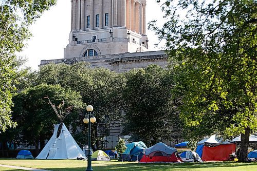 JOHN WOODS / WINNIPEG FREE PRESS
A camp at the Manitoba Legislature in Winnipeg Monday, July 5, 2021. 

Reporter: ?