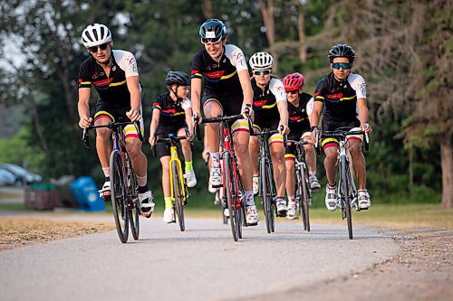 MIKE SUDOMA / WINNIPEG FREE PRESS
Triathlon Manitoba athletes ride their bikes during a practice in Birds Hill Park Tuesday evening
July 6, 2021