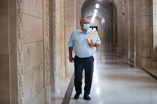 MIKAELA MACKENZIE / WINNIPEG FREE PRESS

PC MLA Dennis Smook walks down the hall at the Manitoba Legislative Building in Winnipeg on Wednesday, July 14, 2021. For Dylan story.
Winnipeg Free Press 2021.