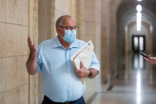 MIKAELA MACKENZIE / WINNIPEG FREE PRESS

PC MLA Dennis Smook walks down the hall at the Manitoba Legislative Building in Winnipeg on Wednesday, July 14, 2021. For Dylan story.
Winnipeg Free Press 2021.