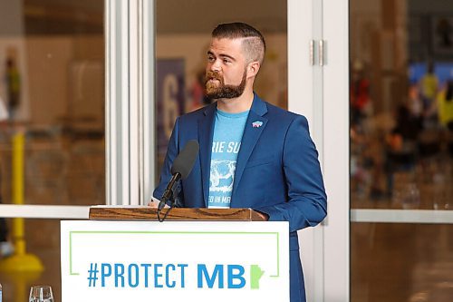 MIKE DEAL / WINNIPEG FREE PRESS
Johanu Botha, operations, planning and logistics lead, Vaccine Implementation Task Force speak from the vaccine super site, RBC Convention Centre, 375 York Ave, providing the COVID-19 vaccine update during what the government is calling a vaccin-athon, Wednesday afternoon.
210714 - Wednesday, July 14, 2021.