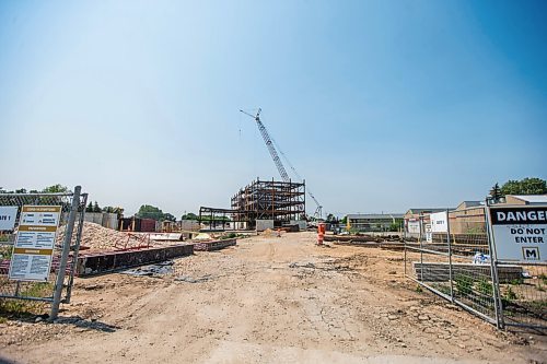 MIKAELA MACKENZIE / WINNIPEG FREE PRESS

An apartment complex under construction at Pembina Highway and Bairdmore Boulevard in Fort Garry in Winnipeg on Friday, July 16, 2021. For Ben story.
Winnipeg Free Press 2021.