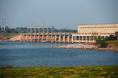 JOHN WOODS / WINNIPEG FREE PRESS
Hydro dam on the Winnipeg River in Powerview and Sagkeeng, Monday, July 19, 2021. 

Reporter: Thorpe