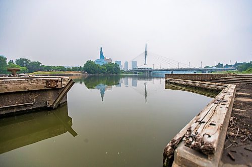 MIKAELA MACKENZIE / WINNIPEG FREE PRESS

The smoky city skyline, as seen from Tache Promenade, in Winnipeg on Tuesday, July 20, 2021. Standup.
Winnipeg Free Press 2021.