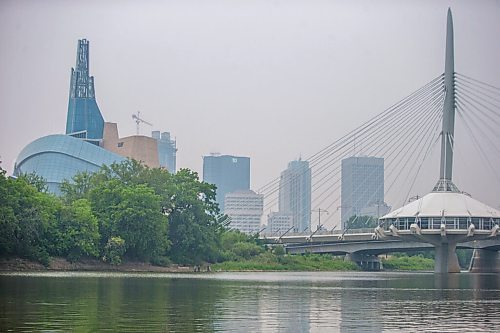 MIKAELA MACKENZIE / WINNIPEG FREE PRESS

The smoky city skyline, as seen from Tache Promenade, in Winnipeg on Tuesday, July 20, 2021. Standup.
Winnipeg Free Press 2021.