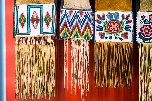 MIKAELA MACKENZIE / WINNIPEG FREE PRESS

Ceremonial pipe bags in a display about treaty promises at the Manitoba Museum in Winnipeg on Tuesday, July 20, 2021. For --- story.
Winnipeg Free Press 2021.