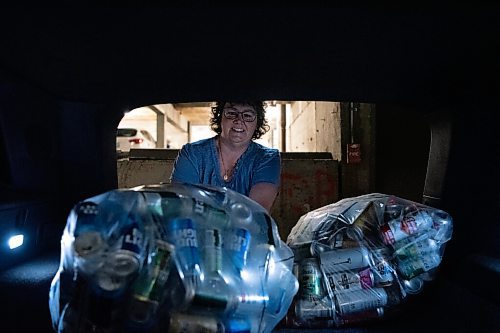ALEX LUPUL / WINNIPEG FREE PRESS  

Denise Gow places bags filled with empty aluminum cans into the back of her car on Tuesday, July 20, 2021. Gow collects aluminum pop cans and gives them to Khartum Shrine's Kans for Kids program. Kans for Kids recycles the cans and uses the proceeds for its patient transportation fund.

Reporter: Aaron Epp