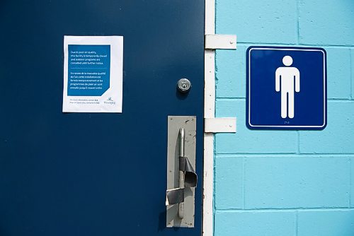 ALEX LUPUL / WINNIPEG FREE PRESS  

A sign indicating that Provencher Pool is closed, due to poor air quality, is photographed on Wednesday, July 21, 2021.