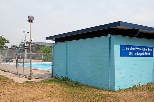 ALEX LUPUL / WINNIPEG FREE PRESS  

The exterior of Provencher Pool is photographed on Wednesday, July 21, 2021. The pool is closed today due to air quality.