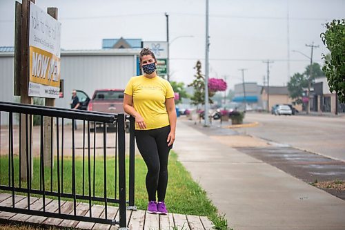 MIKAELA MACKENZIE / WINNIPEG FREE PRESS

Sara Matwychuk, owner of Talk to the Tail dog daycare in Niverville, poses for a portrait in front of her business on Wednesday, July 21, 2021. For Cody story.
Winnipeg Free Press 2021.