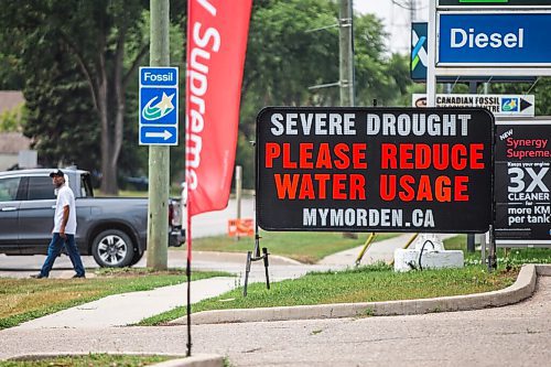 MIKAELA MACKENZIE / WINNIPEG FREE PRESS

A sign reminding residents to reduce water usage in Morden on Thursday, July 22, 2021. For Kevin Rollason story.
Winnipeg Free Press 2021.