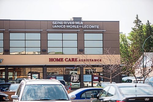 MIKAELA MACKENZIE / WINNIPEG FREE PRESS

Tory MLA Janice Morley-Lecomte's constituency office on St. Anne's Road in Winnipeg on Friday, July 23, 2021. For Dylan story.
Winnipeg Free Press 2021.