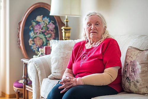 MIKAELA MACKENZIE / WINNIPEG FREE PRESS

Norma Wiechman poses for a portrait in her home in Oak Bluff on Monday, July 26, 2021. Shes nervous to enter a long-term care facility. For Gabby story.
Winnipeg Free Press 2021.