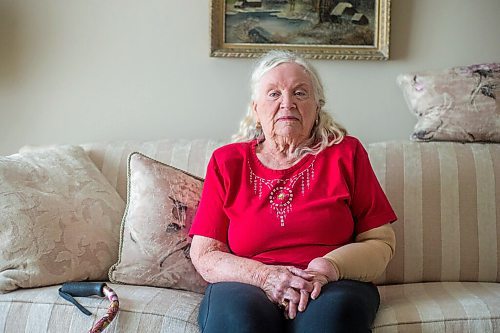 MIKAELA MACKENZIE / WINNIPEG FREE PRESS

Norma Wiechman poses for a portrait in her home in Oak Bluff on Monday, July 26, 2021. Shes nervous to enter a long-term care facility. For Gabby story.
Winnipeg Free Press 2021.