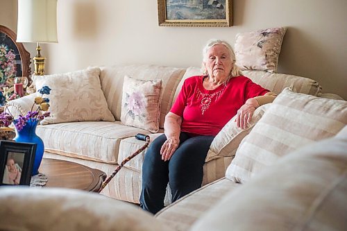 MIKAELA MACKENZIE / WINNIPEG FREE PRESS

Norma Wiechman poses for a portrait in her home in Oak Bluff on Monday, July 26, 2021. Shes nervous to enter a long-term care facility. For Gabby story.
Winnipeg Free Press 2021.