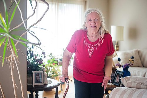 MIKAELA MACKENZIE / WINNIPEG FREE PRESS

Norma Wiechman poses for a portrait in her home in Oak Bluff on Monday, July 26, 2021. Shes nervous to enter a long-term care facility. For Gabby story.
Winnipeg Free Press 2021.