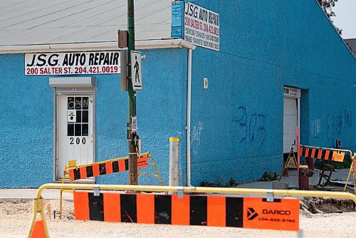 ALEX LUPUL / WINNIPEG FREE PRESS  

JSG Auto Repair is photographed on Thursday, July, 29, 2021. The Salter Street shop was the scene of an assault, when a 35-year-old victim confronted a group of males spray-painting a gang insignia on the business.