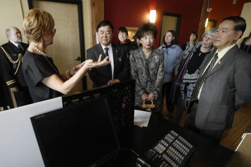 MIKE.DEAL@FREEPRESS.MB.CA 100415 - Thursday, April 15th, 2010 Linda Lalande (left) executive director of Immigrant Centre gives a tour to the Lieutenant Governor of Manitoba, The Honourable Philip Lee and his wife Anita during the centre's grand opening. MIKE DEAL / WINNIPEG FREE PRESS