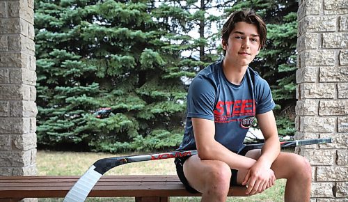 RUTH BONNEVILLE / WINNIPEG FREE PRESS

Sports -UND

Portrait of  University of North Dakota hockey recruit Jayden Perron.


Aug 4, 2021

