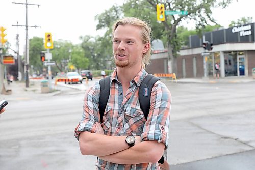 RUTH BONNEVILLE / WINNIPEG FREE PRESS

Local - Street on mask change

Photo of Jesse Harder  answering questions.

Stopped people on Sherbrook to ask their opinion.


Aug 4, 2021
