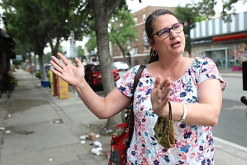 RUTH BONNEVILLE / WINNIPEG FREE PRESS

Local - Street on mask change

Photo of Chandra Mayor  answering questions.

Stopped people on Sherbrook to ask their opinion.


Aug 4, 2021
