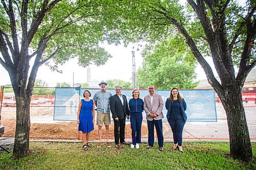 MIKAELA MACKENZIE / WINNIPEG FREE PRESS

Sara Stasiuk (left), Paul Jordan, Dan Vandal, Clare MacKay, Jon Reyes, and Sherri Rollins pose for a photo after an announcement about Railside at The Forks development in Winnipeg on Thursday, Aug. 5, 2021. For Cody story.
Winnipeg Free Press 2021.