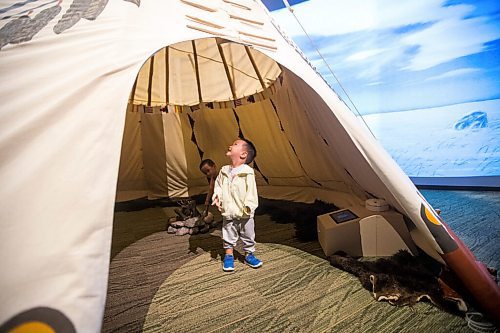 MIKAELA MACKENZIE / WINNIPEG FREE PRESS

One-year-old twins Suhn (front) and Subo Sun check out the prairie exhibit at the Manitoba Museum on opening day in Winnipeg on Thursday, Aug. 5, 2021. Standup.
Winnipeg Free Press 2021.