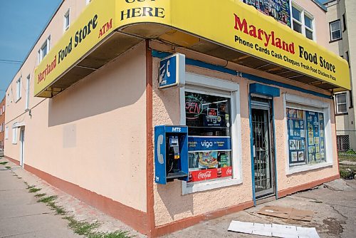 ALEX LUPUL / WINNIPEG FREE PRESS  

Maryland Food Store in Winnipeg is photographed on Friday, August 6, 2021 where a suspected homicide victim was found.