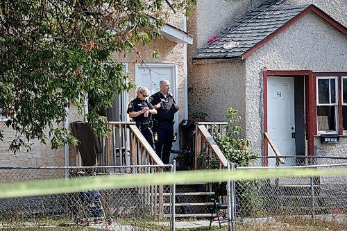 JOHN WOODS / WINNIPEG FREE PRESS
Police investigate at a scene outside 463 William between Harriet and Isabel in Winnipeg Sunday, August 8, 2021. 

Reporter: ?